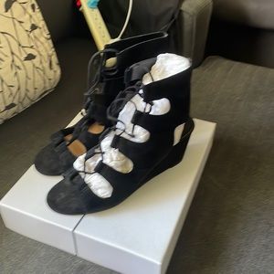 Size 9 Dolce Vita black sandals like new